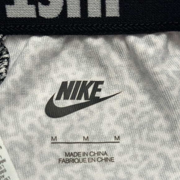 Nike Women's Black & White‎ Speckled Leggings Size Medium - Picture 5 of 6